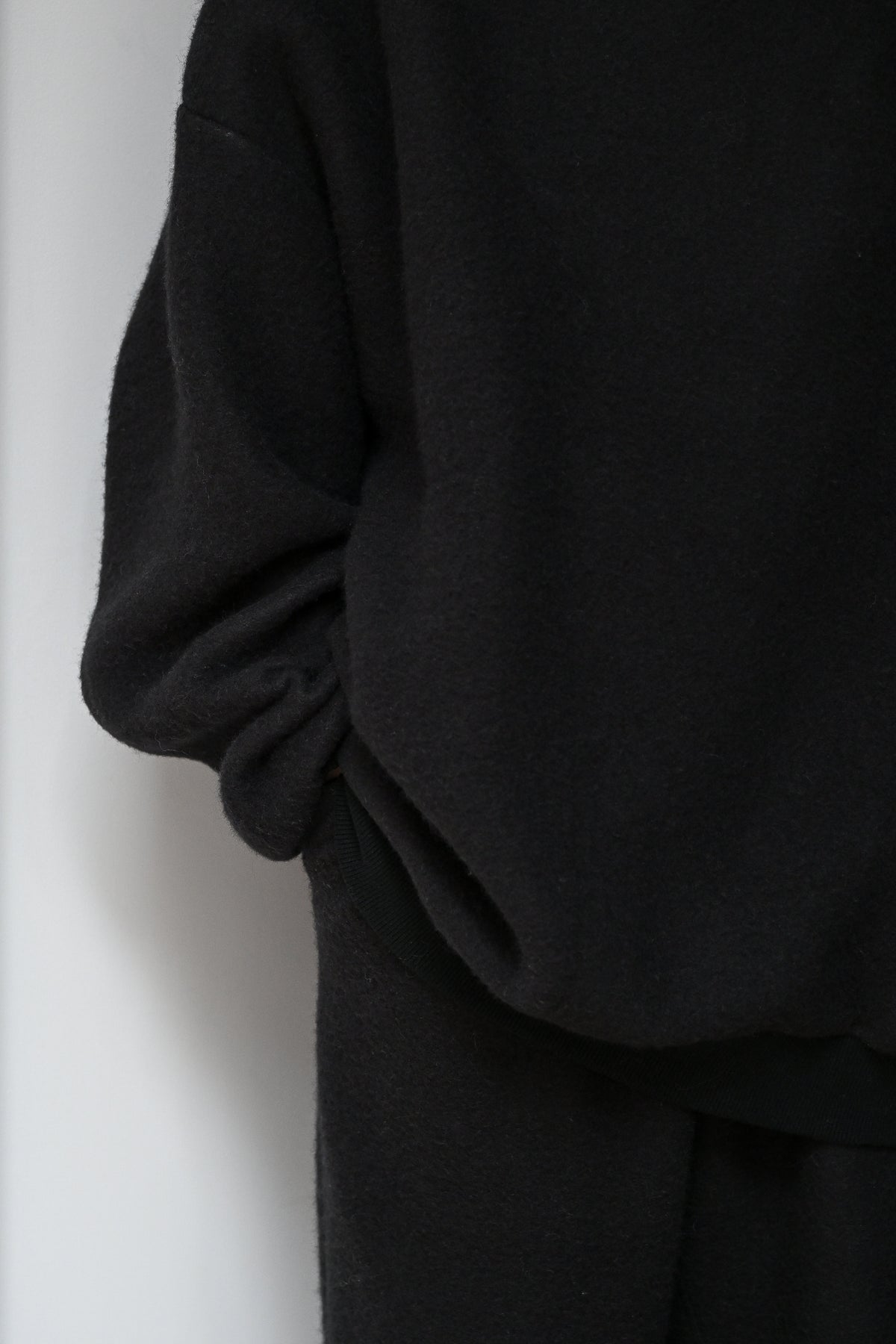 WHOWHAT / WOOL×COTTON 5X CUT-SEW -BLACK