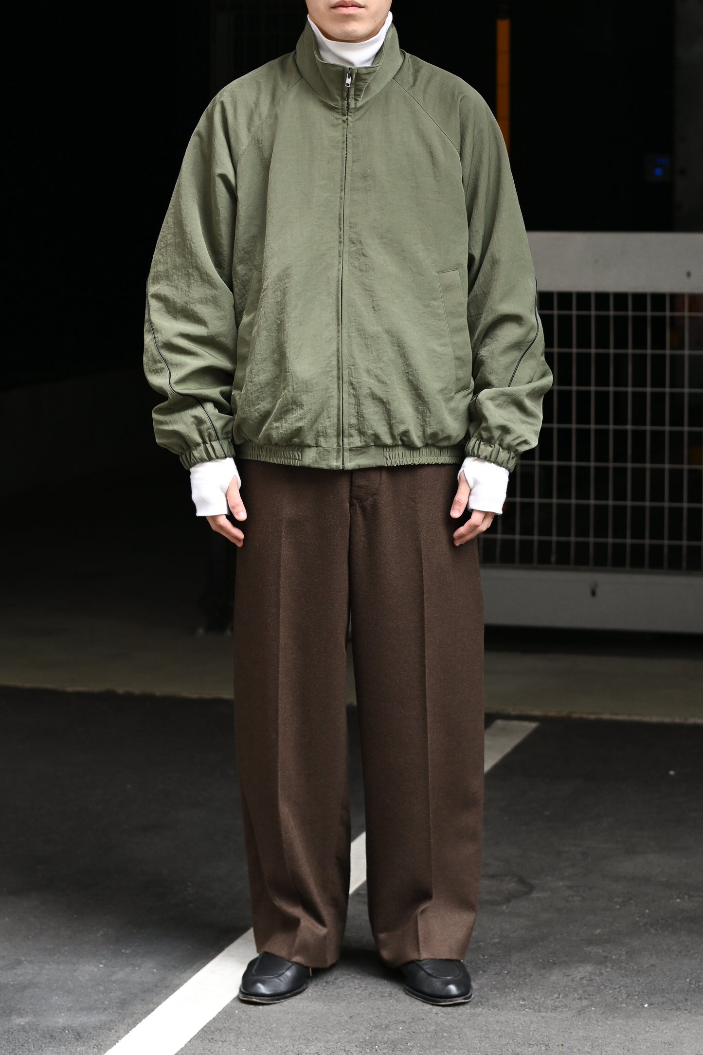 Antwort / LEATHER PIPED BOMBER JACKET -GREEN