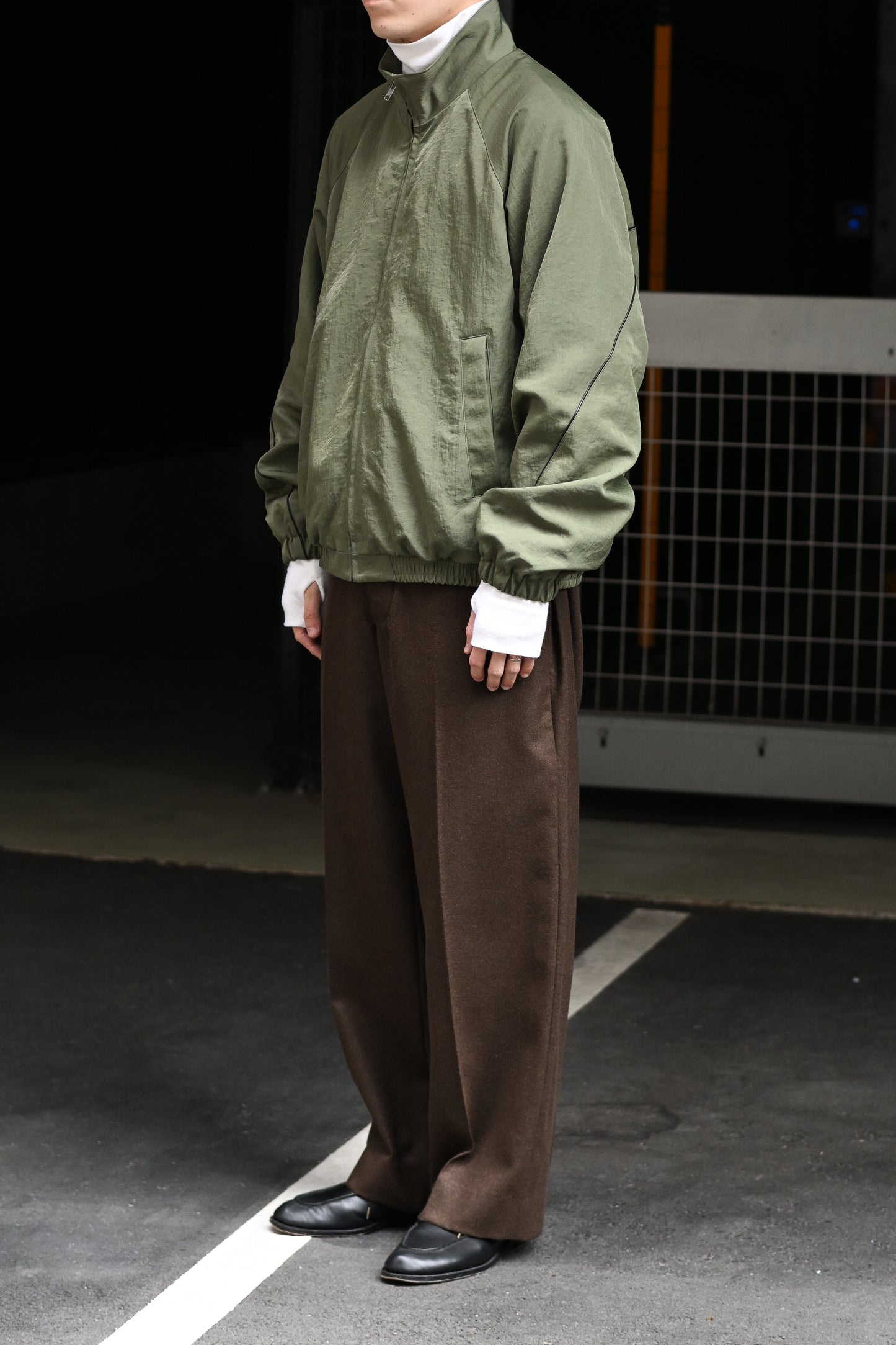 Antwort / LEATHER PIPED BOMBER JACKET -GREEN