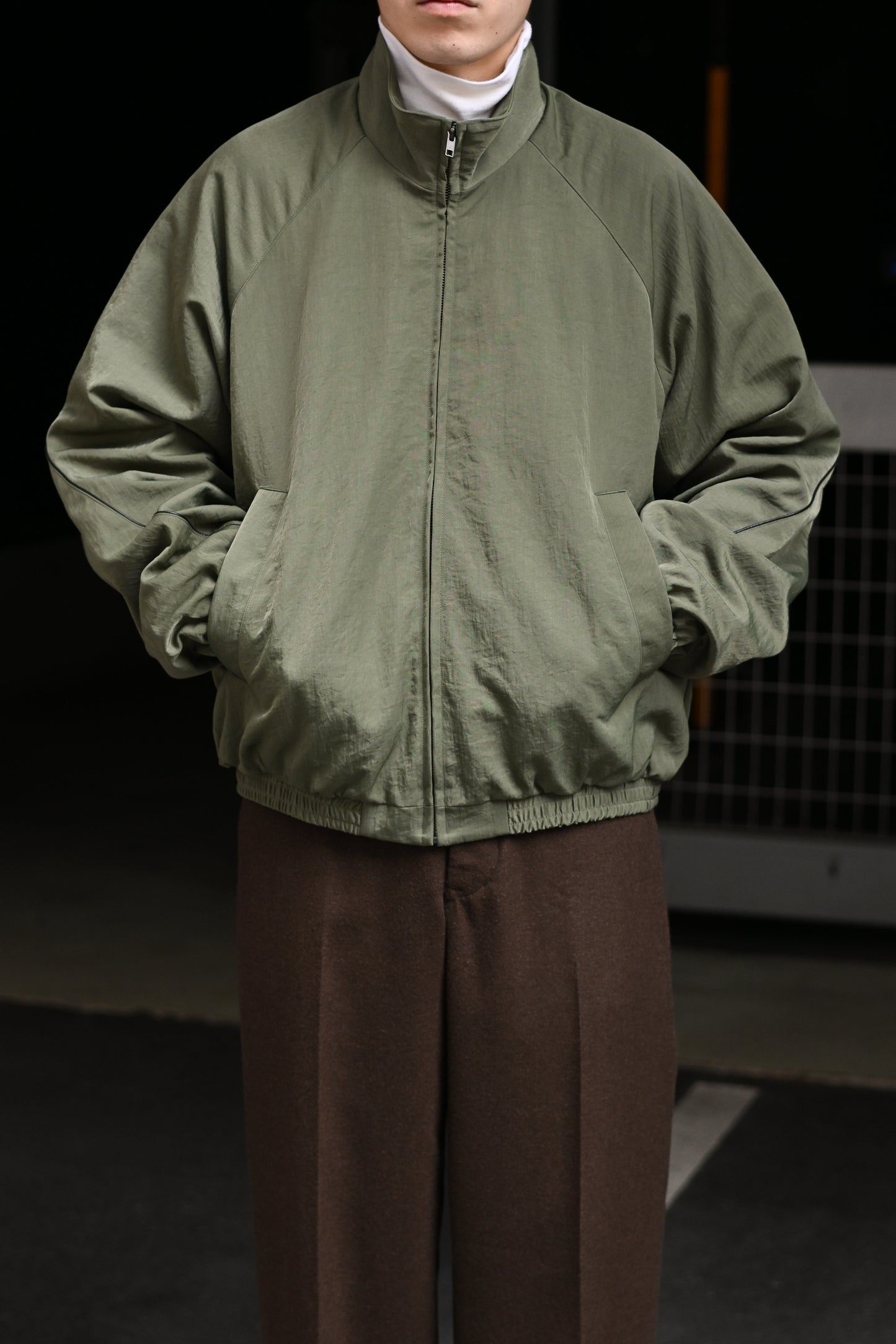 Antwort / LEATHER PIPED BOMBER JACKET -GREEN