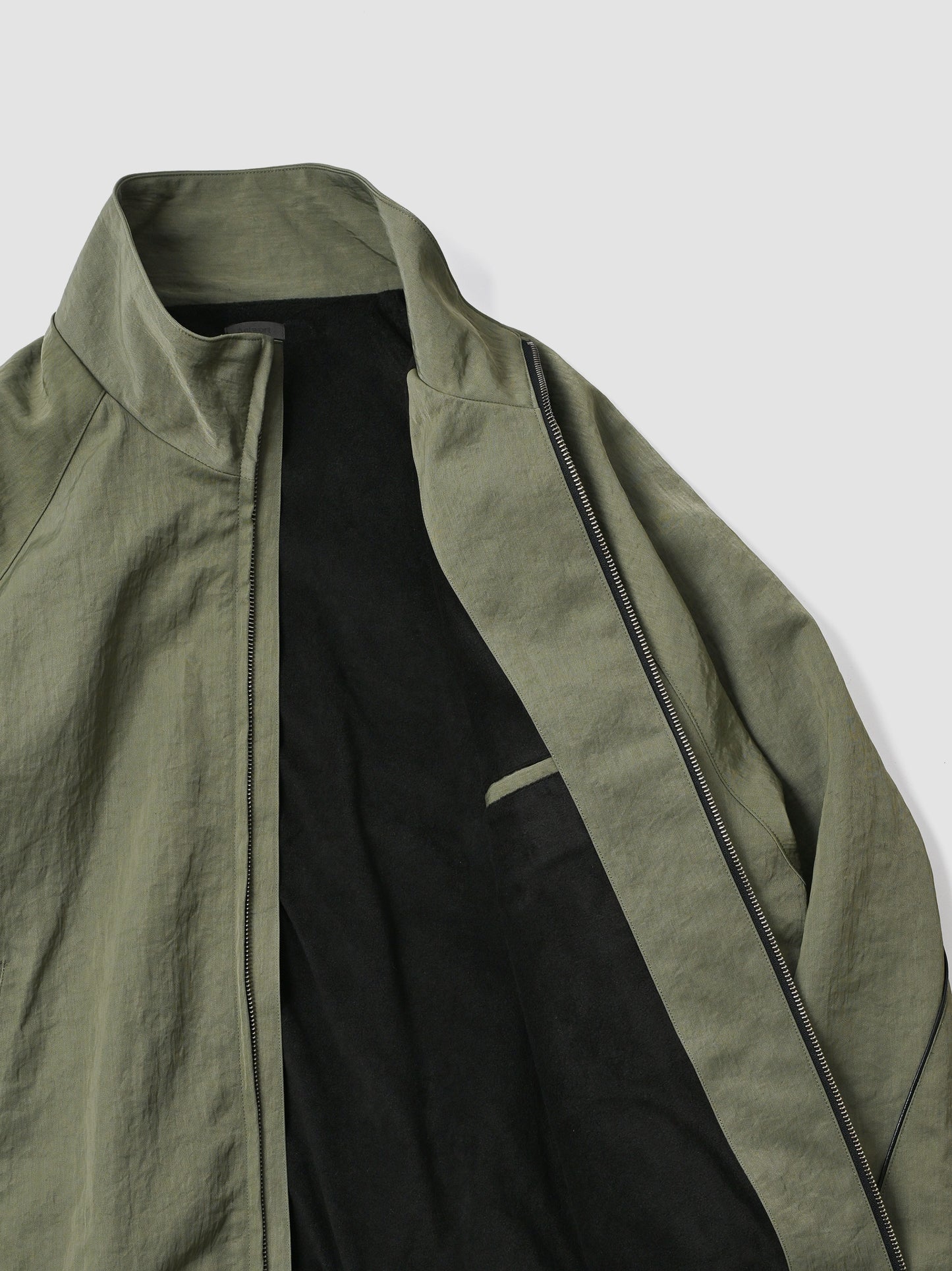 Antwort / LEATHER PIPED BOMBER JACKET -GREEN