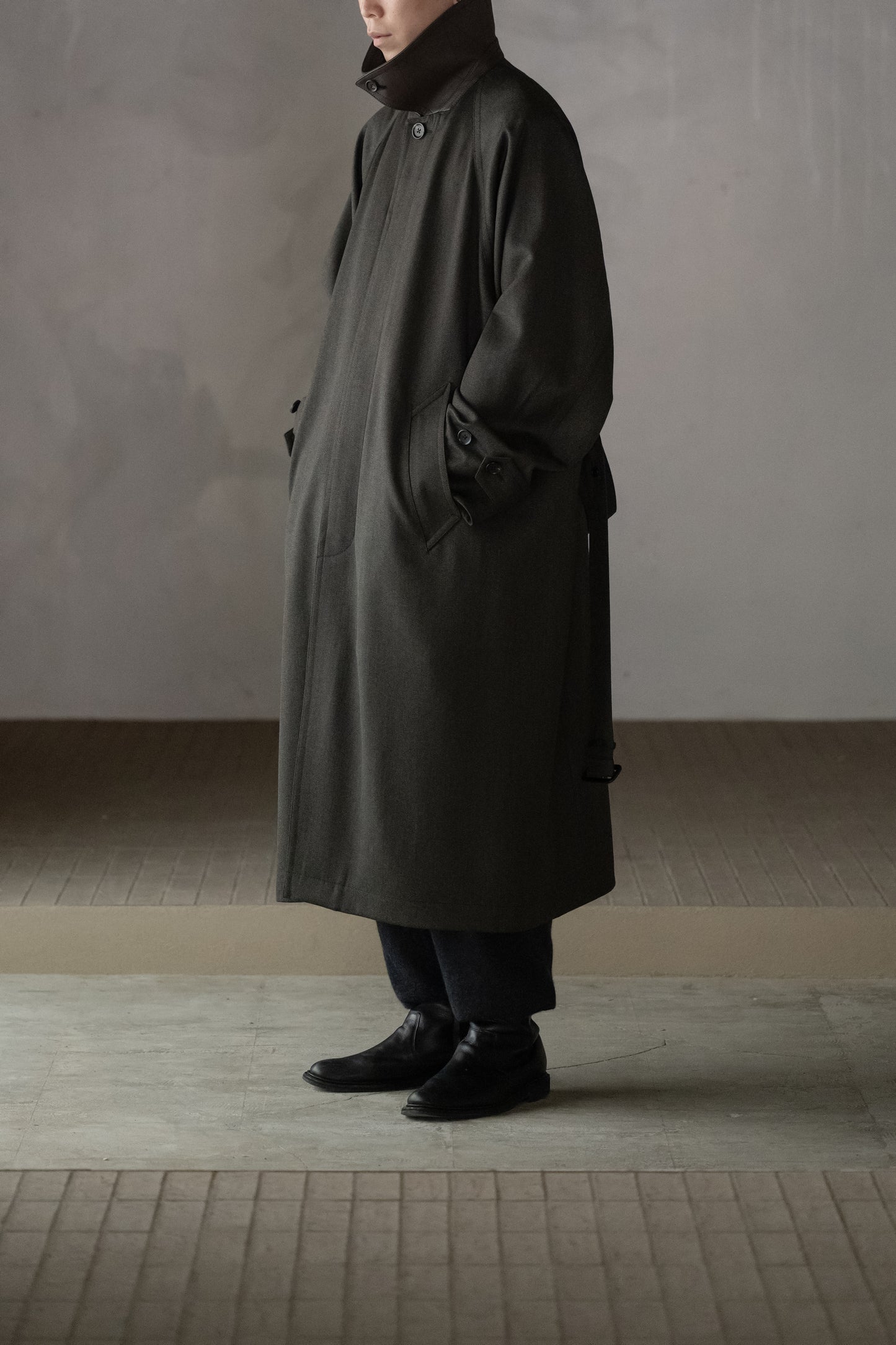 ANTOS. / exclusive / THE BESPOKE LEATHER DETAIL - CAVALRY TWILL COAT