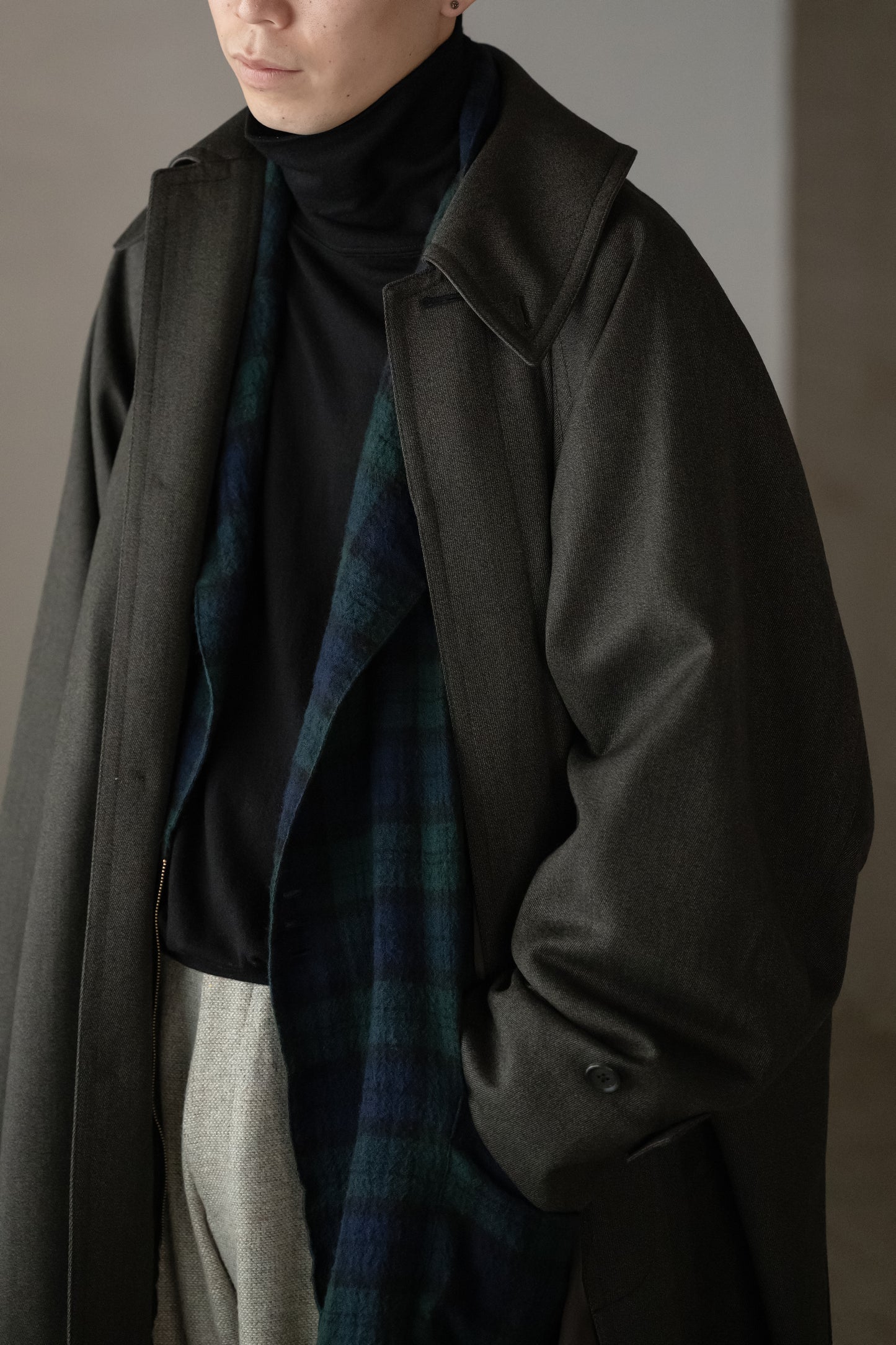 ANTOS. / exclusive / THE BESPOKE LEATHER DETAIL - CAVALRY TWILL COAT