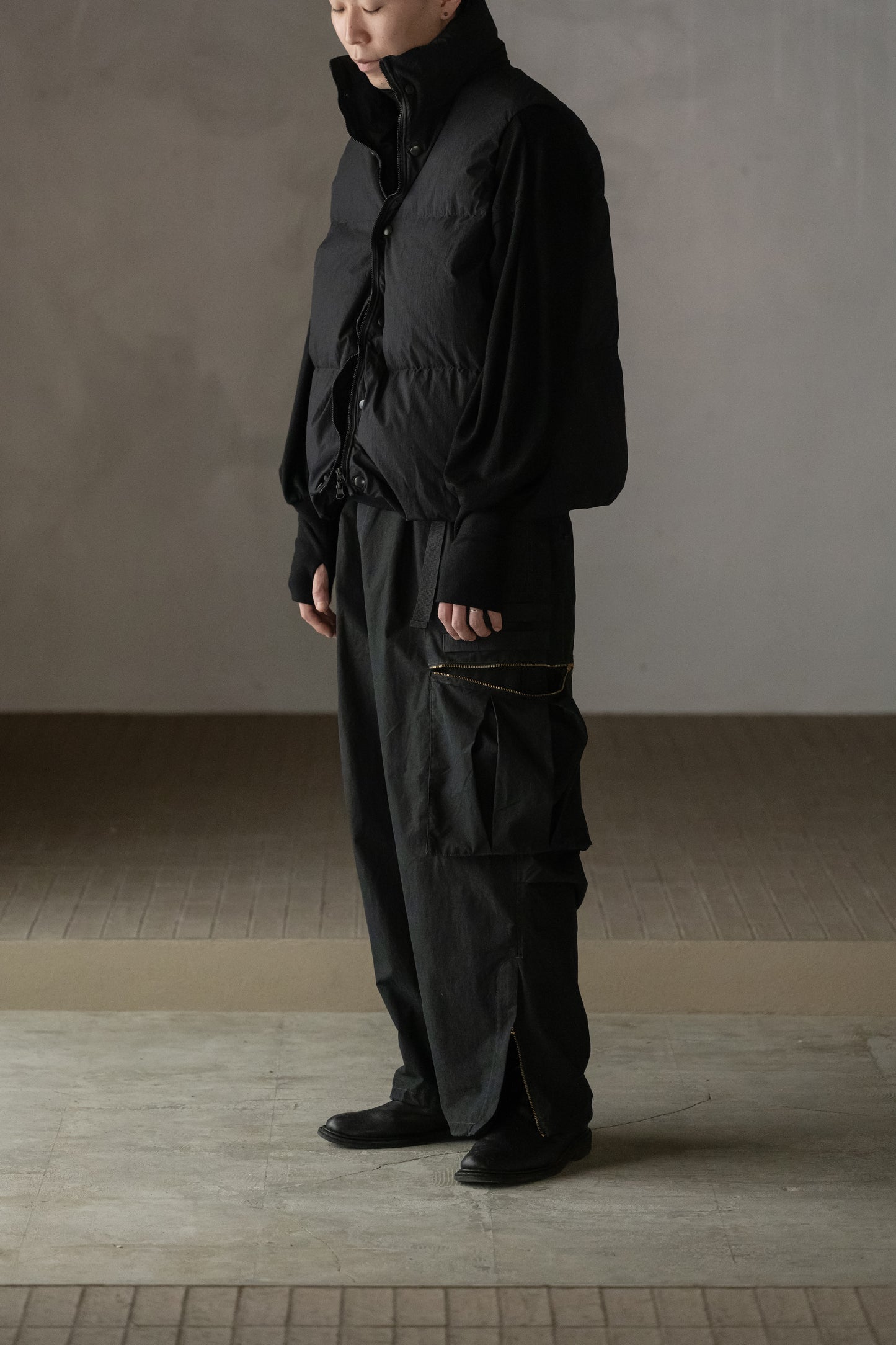 barbell object / exclusive / down vest -BLACK