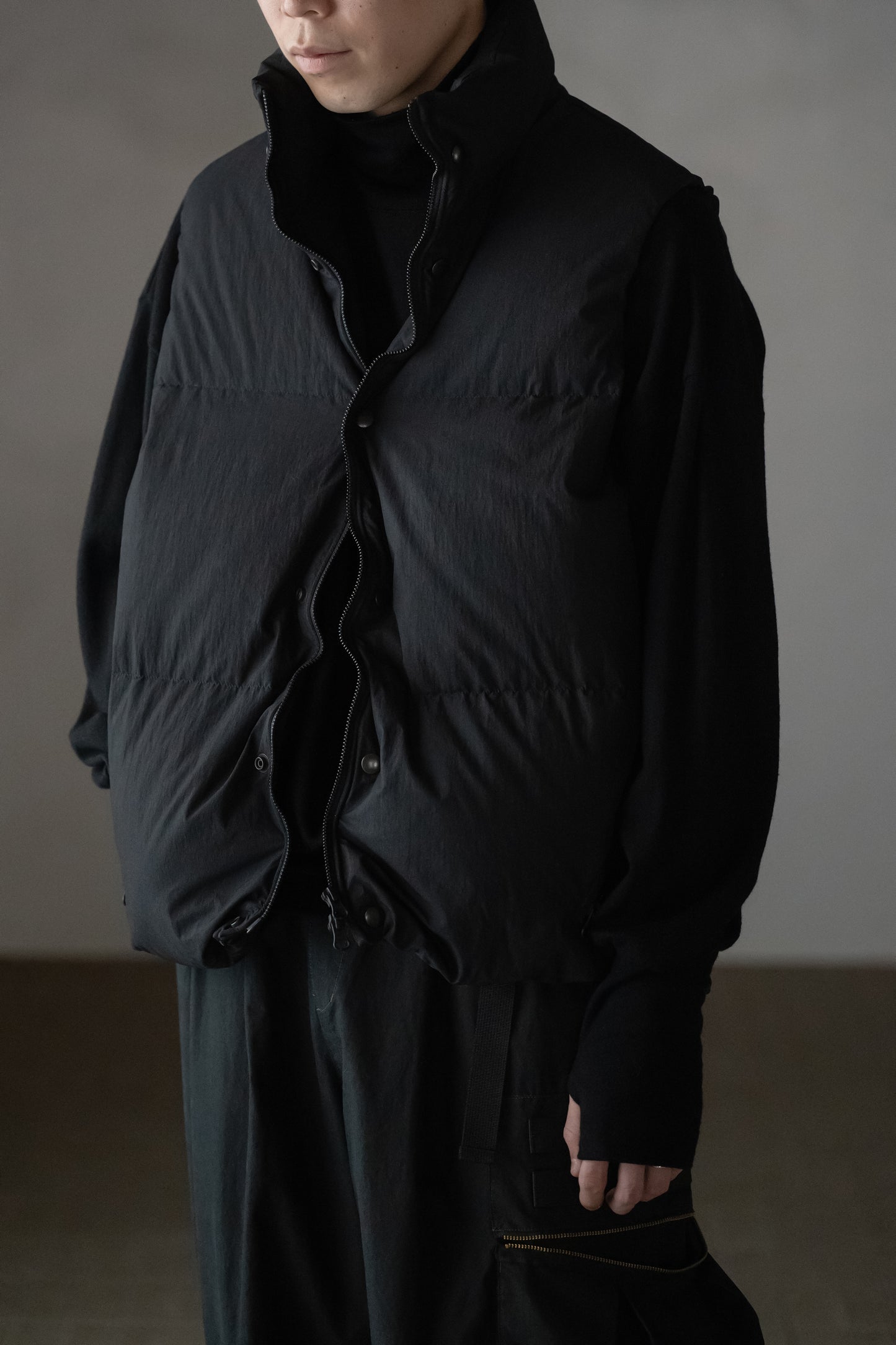 barbell object / exclusive / down vest -BLACK