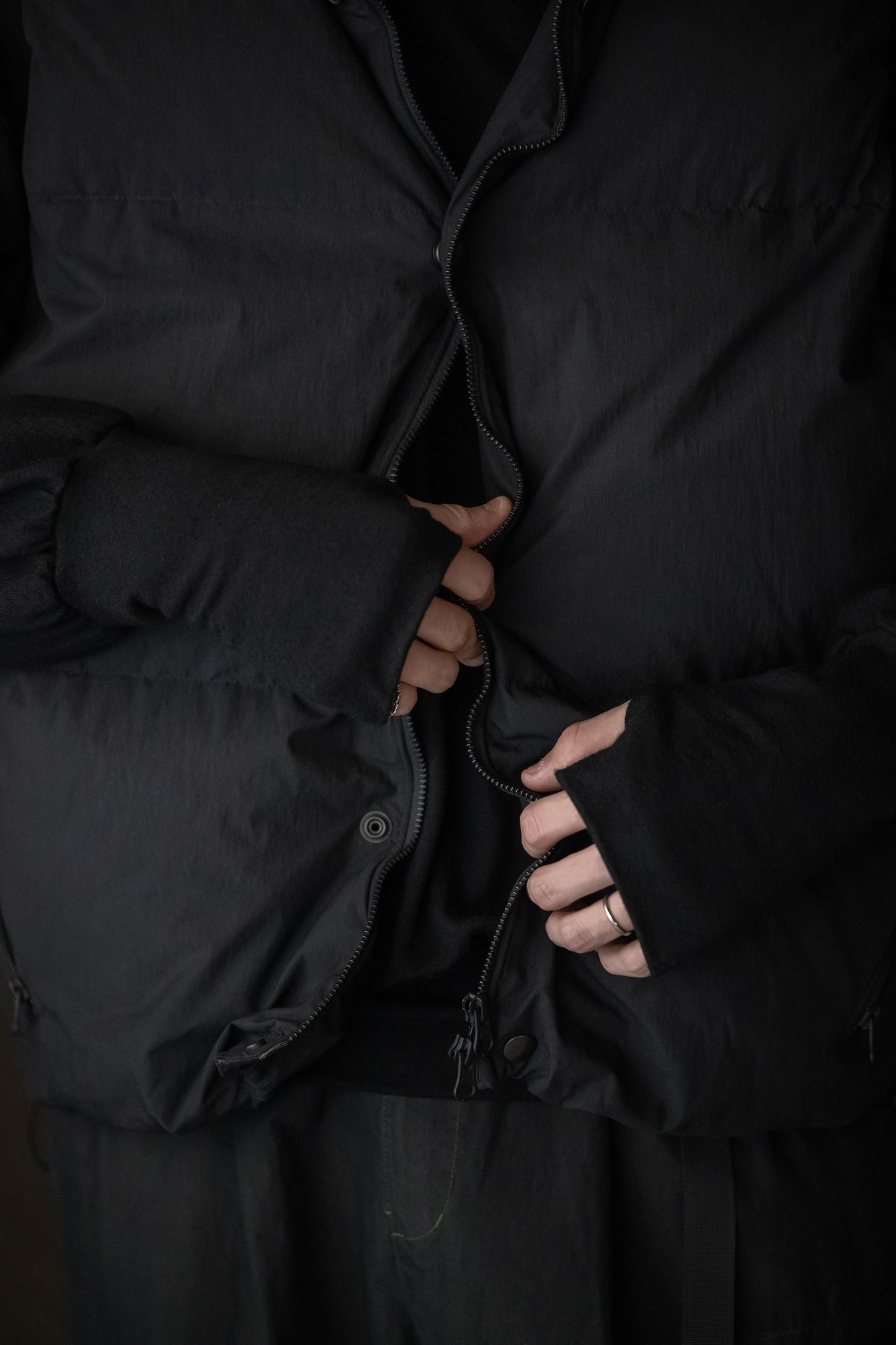 barbell object / exclusive / down vest -BLACK