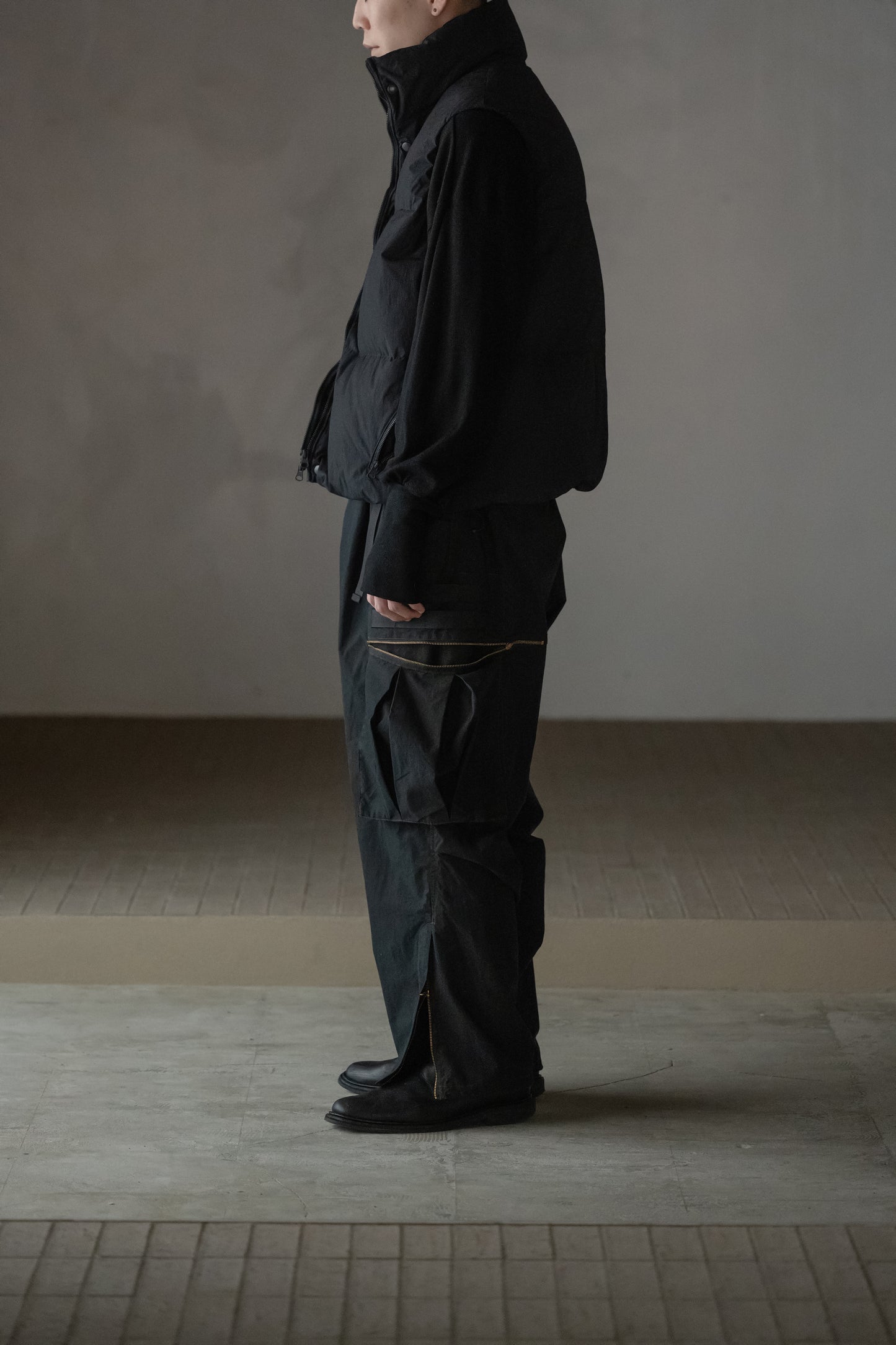 barbell object / exclusive / down vest -BLACK