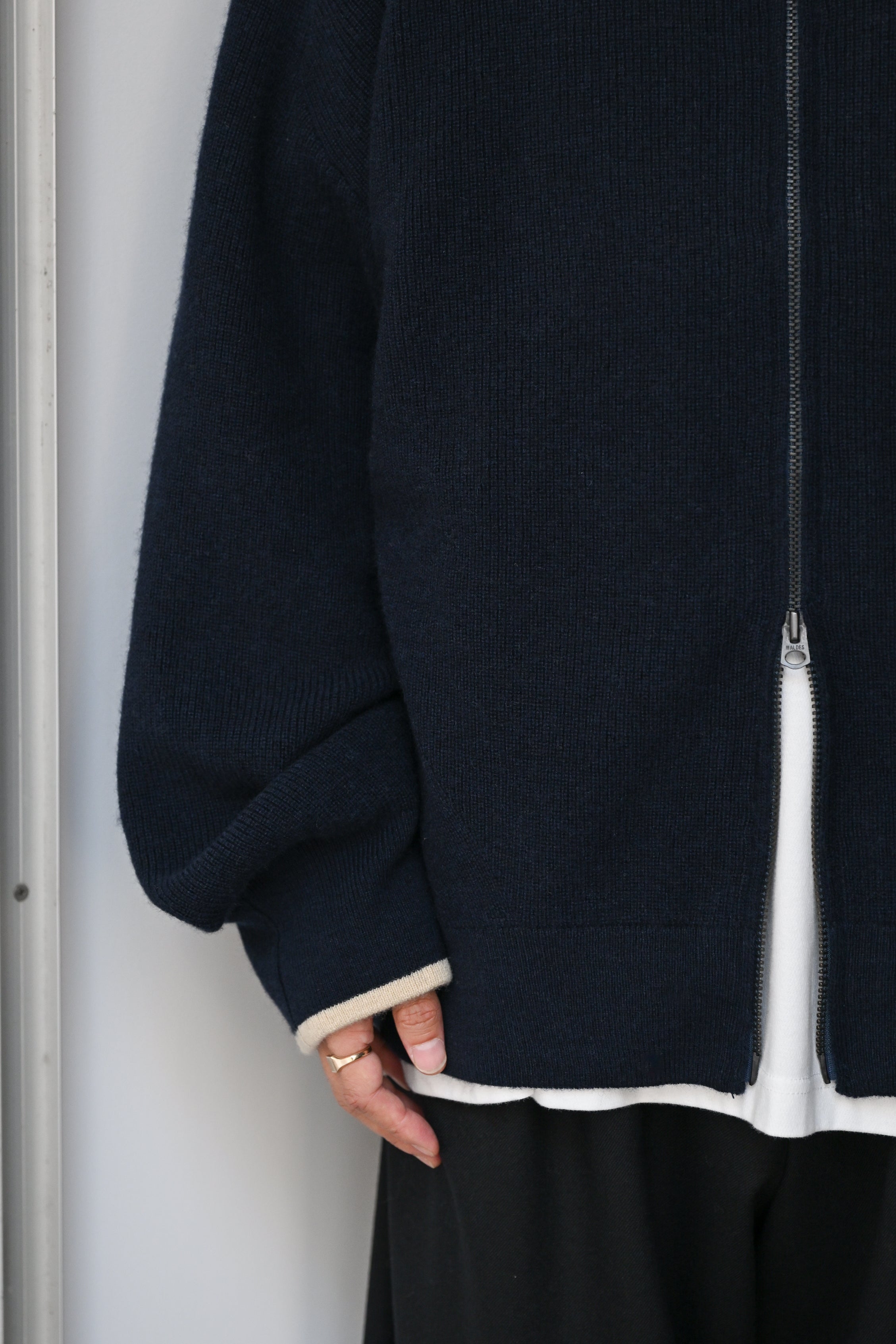 ジャケット・アウター ANCELLM Shaggy Fullzip Cardigan ANCELLM / FULL ZIPPED KNIT CARDIGAN -NAVY