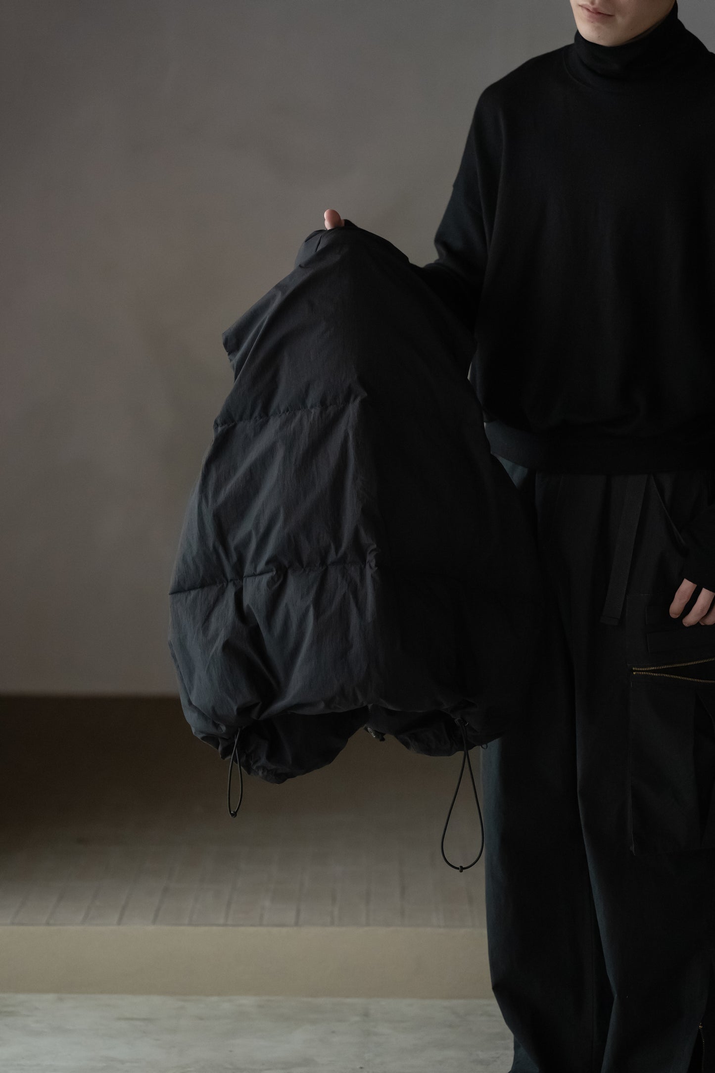 barbell object / exclusive / down vest -BLACK