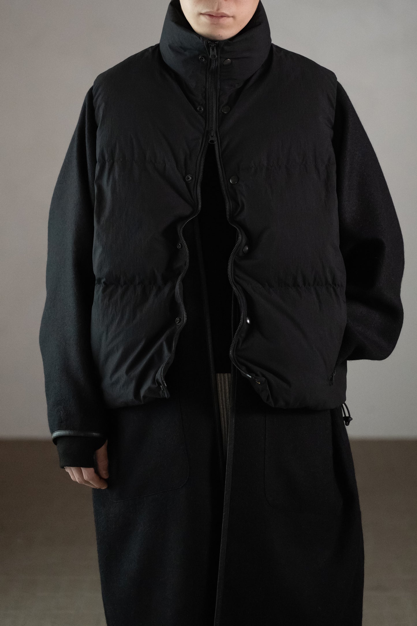 barbell object / exclusive / down vest -BLACK