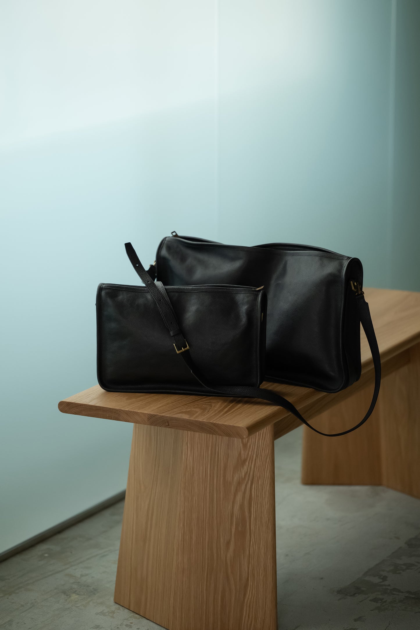 forme / exclusive /  MEGA BANKS