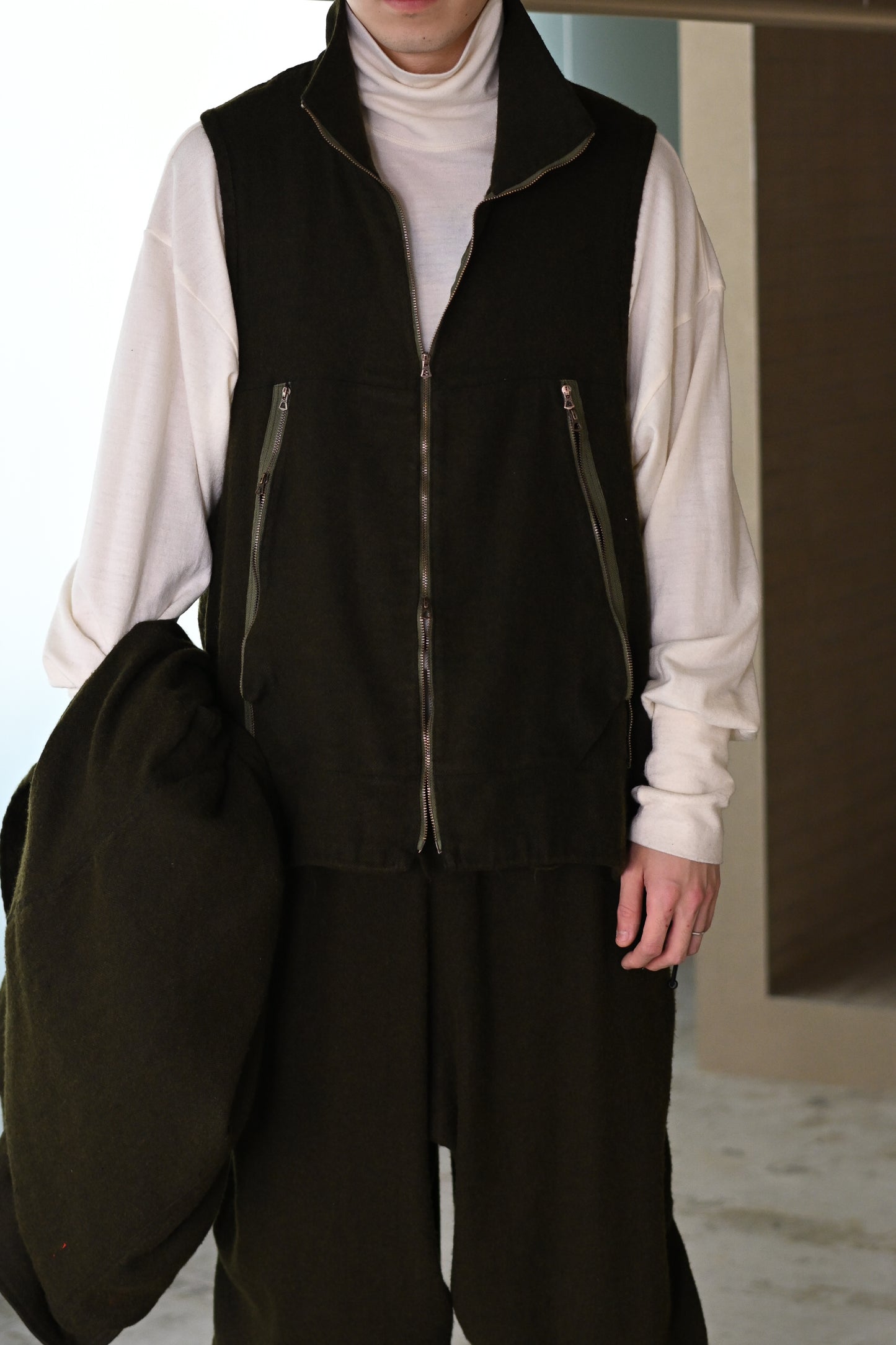 barbell object / flower vest -MOSS