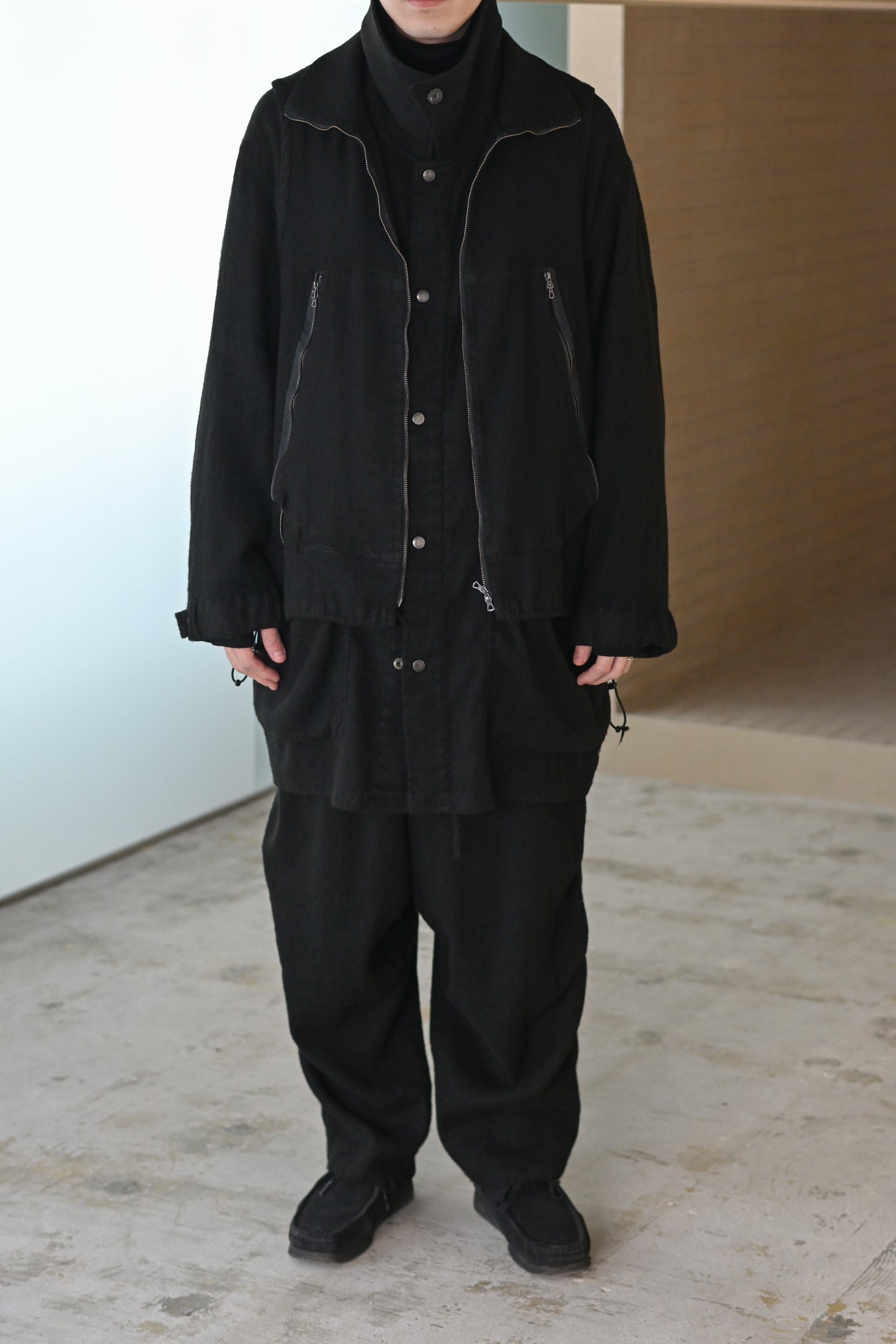 barbell object / flower vest -BLACK