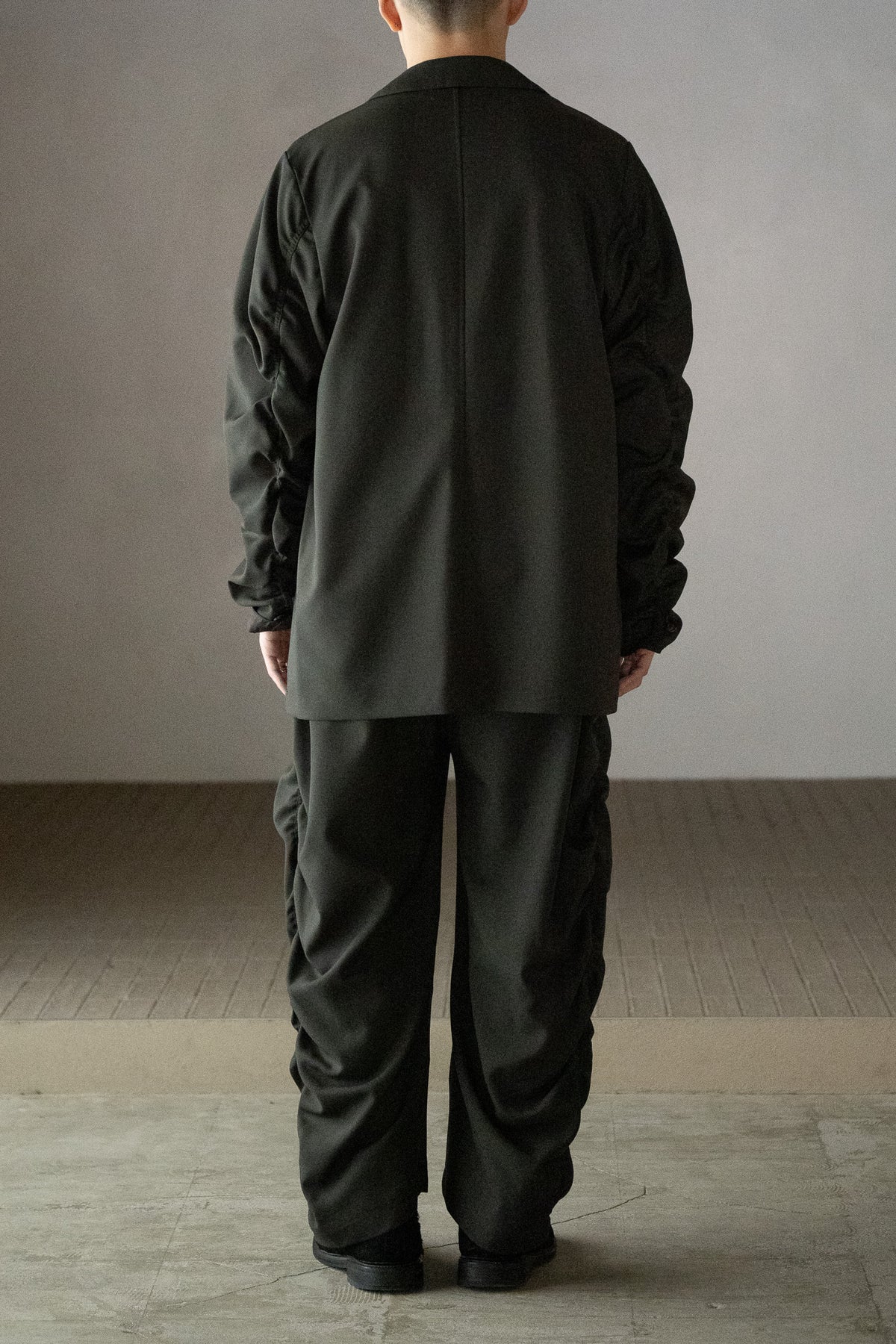 barbell object / unf jkt -OLIVE