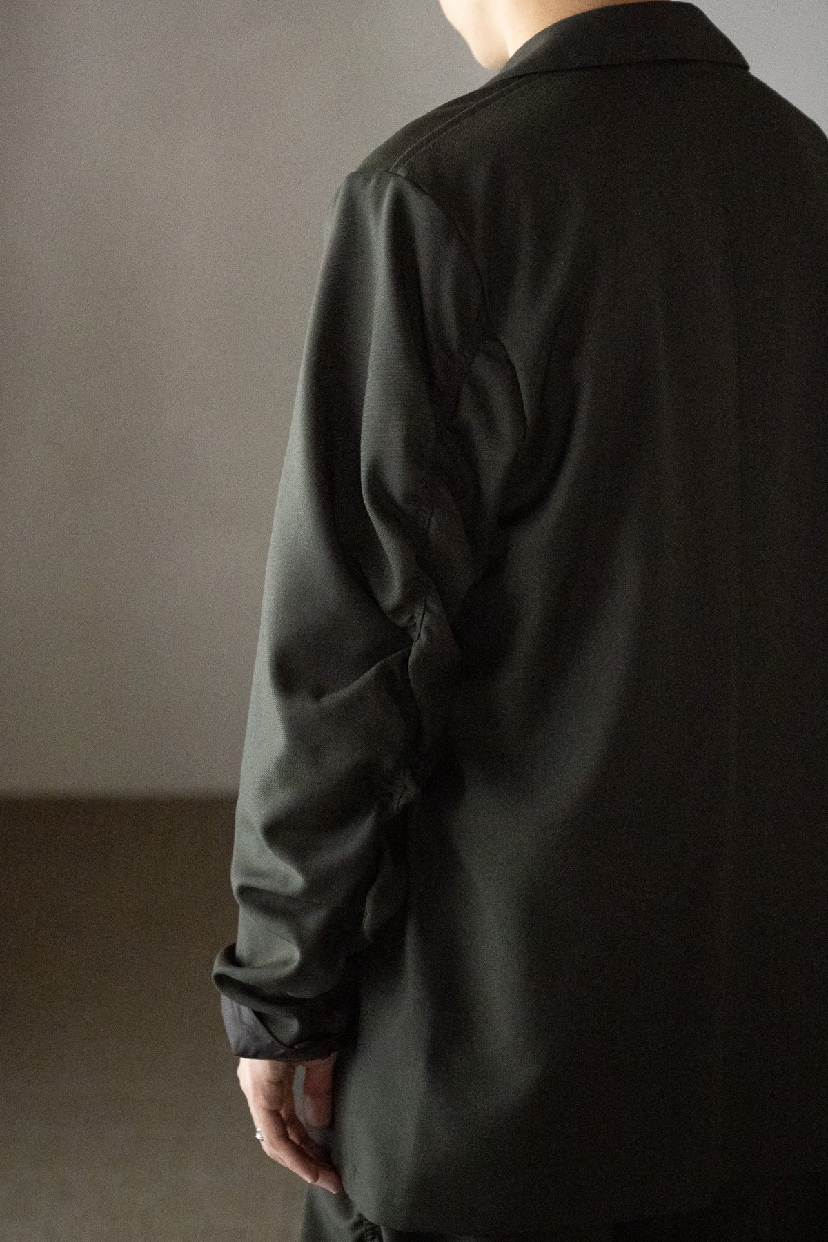 barbell object / unf jkt -OLIVE