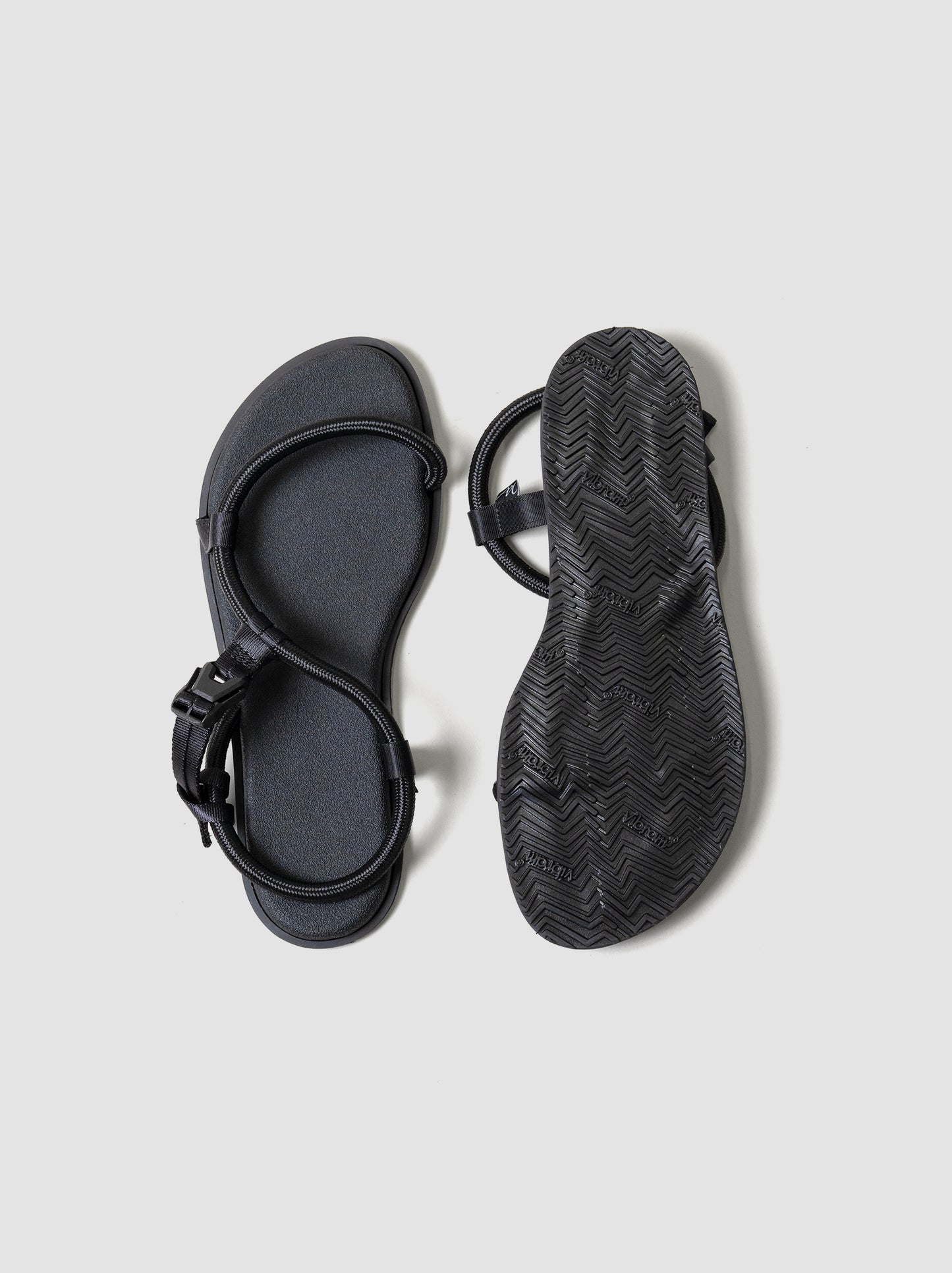 AM / String Sandals -BLACK