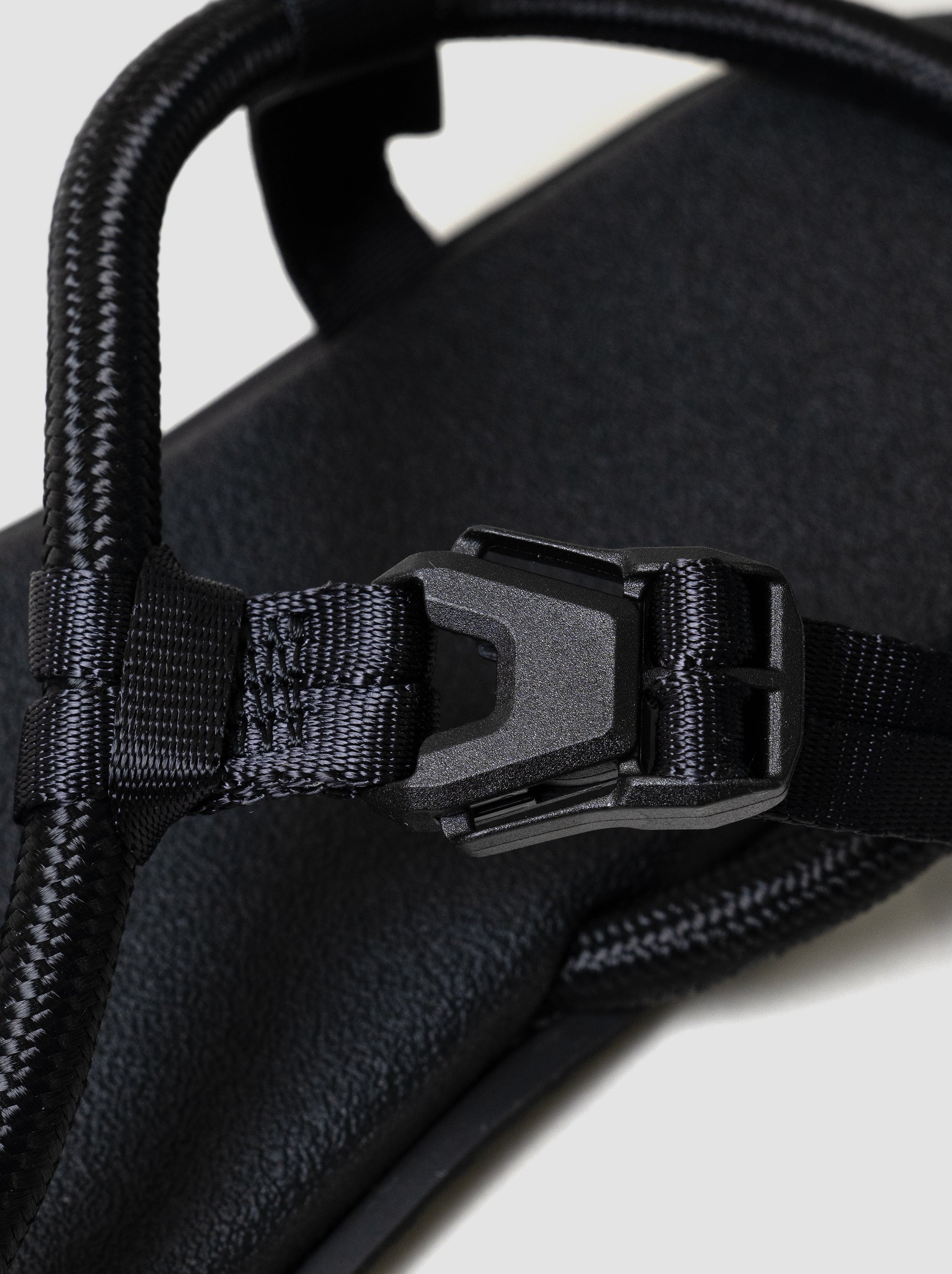 AM / String Sandals -BLACK – and father