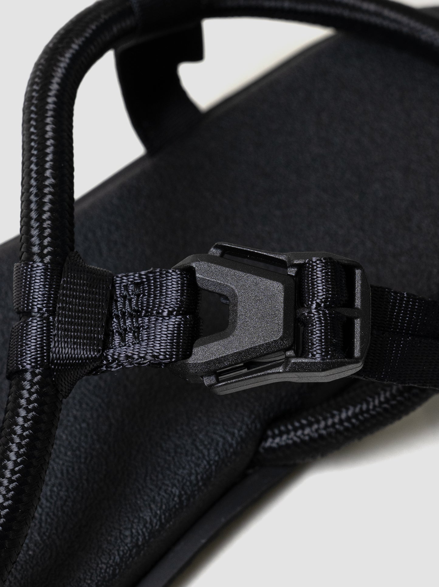 AM / String Sandals -BLACK
