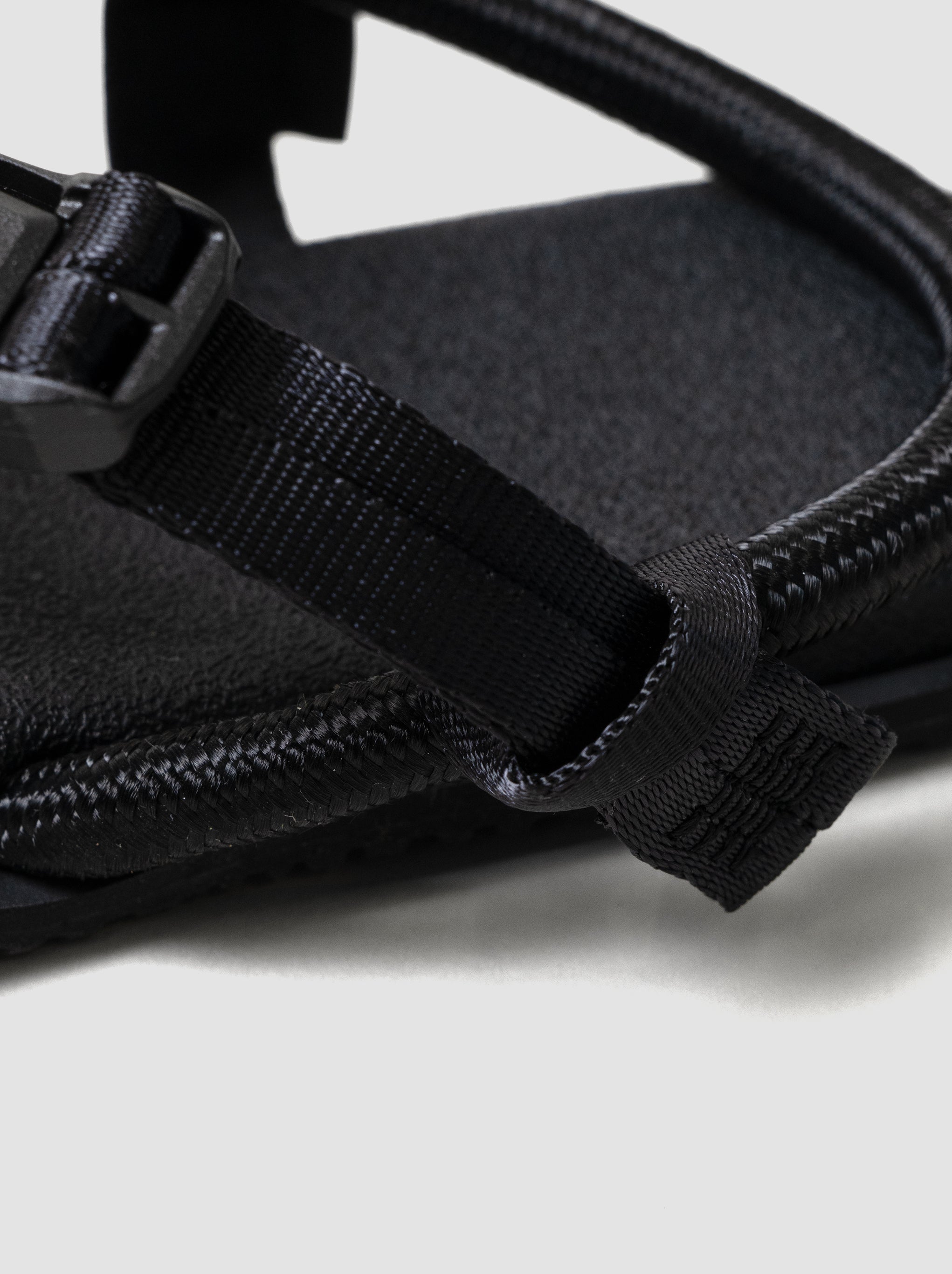 AM / String Sandals -BLACK – and father
