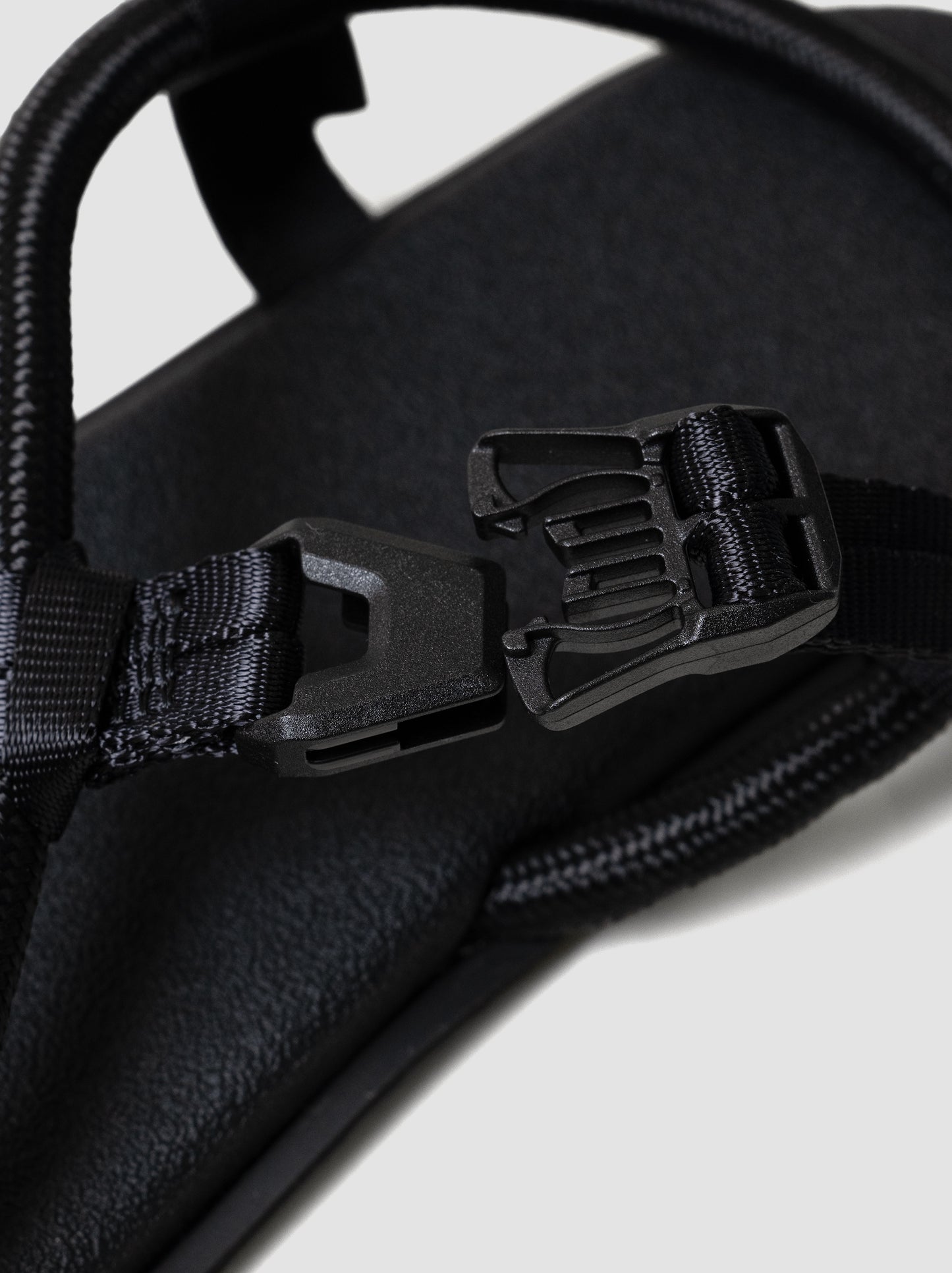 AM / String Sandals -BLACK