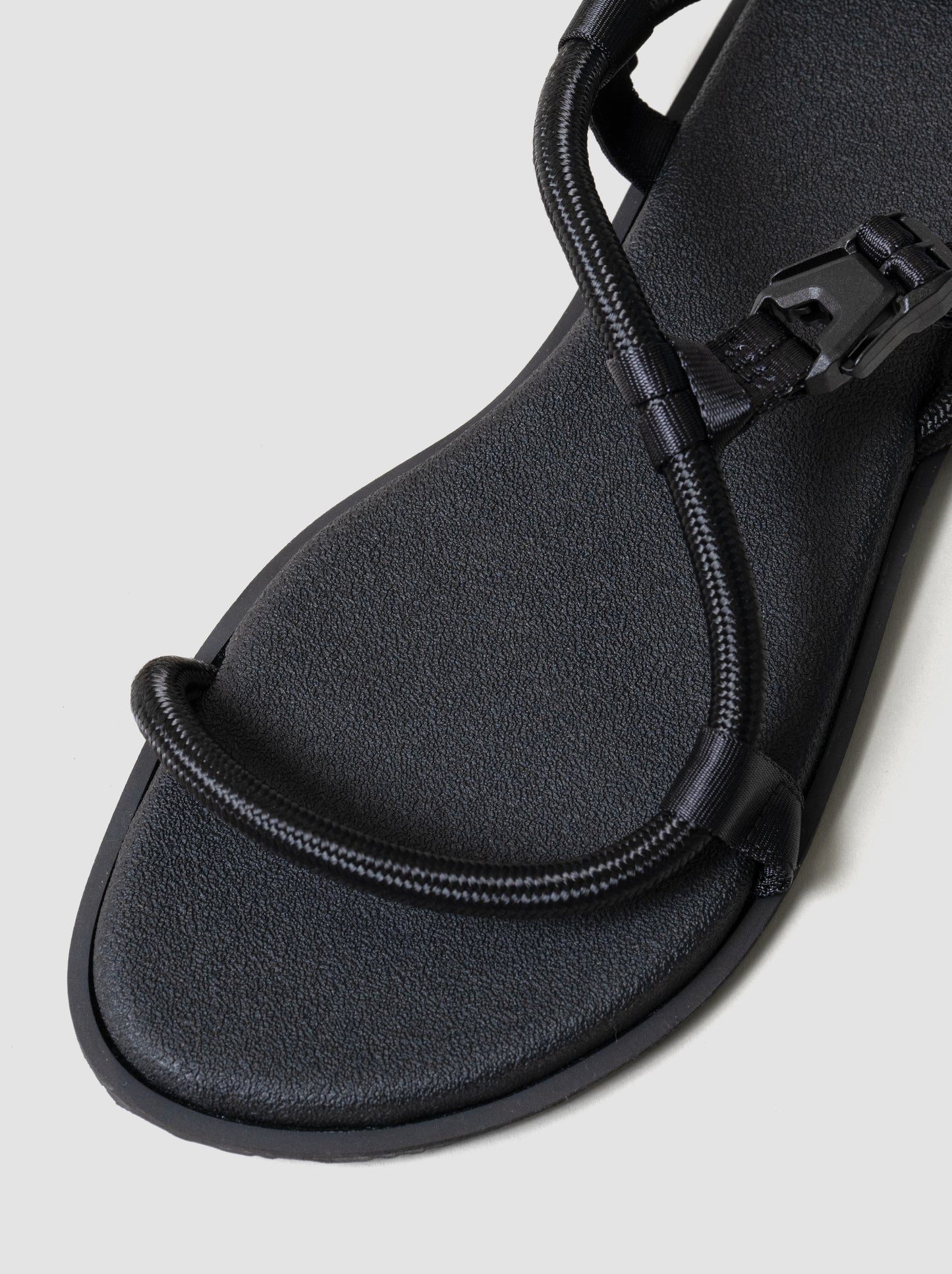 AM / String Sandals -BLACK