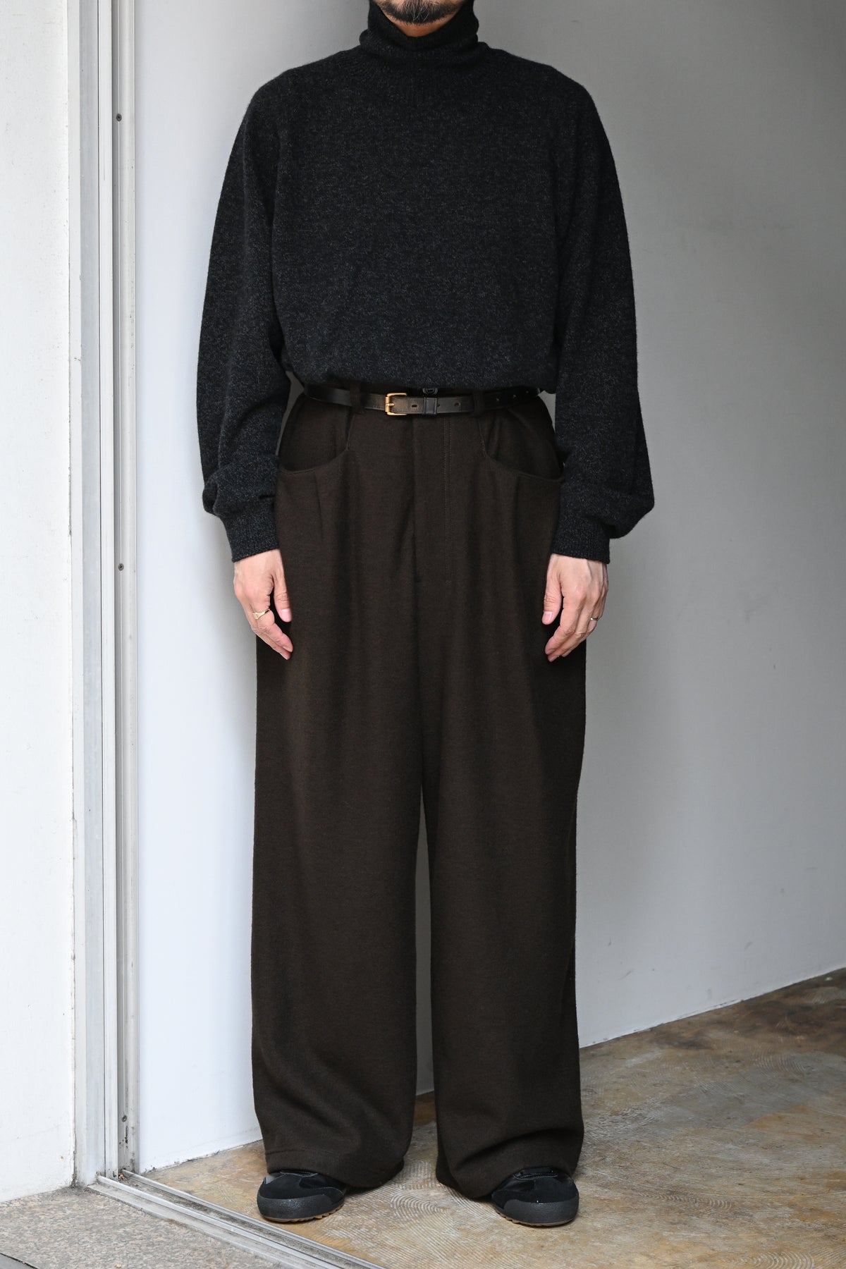 ANCELLM / WOOL CUT WIDE TUCK SLACKS -D.BROWN