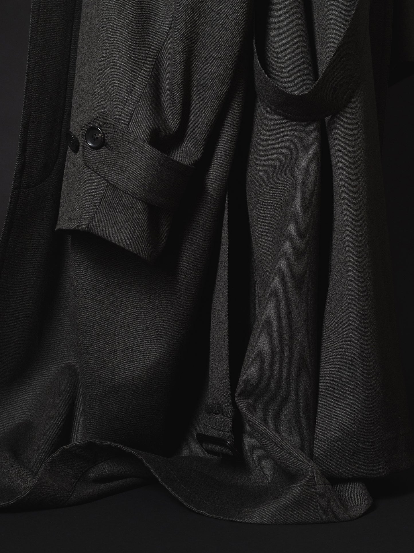 ANTOS. / exclusive / THE BESPOKE LEATHER DETAIL - CAVALRY TWILL COAT