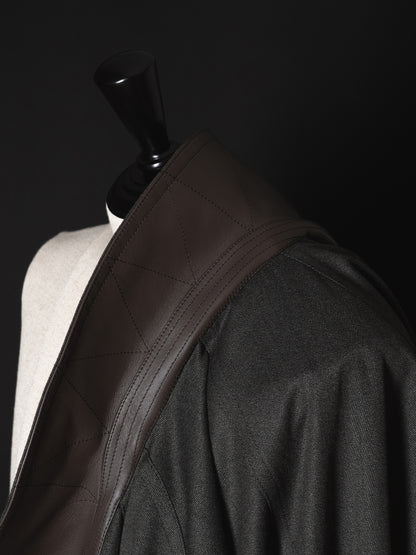 ANTOS. / exclusive / THE BESPOKE LEATHER DETAIL - CAVALRY TWILL COAT