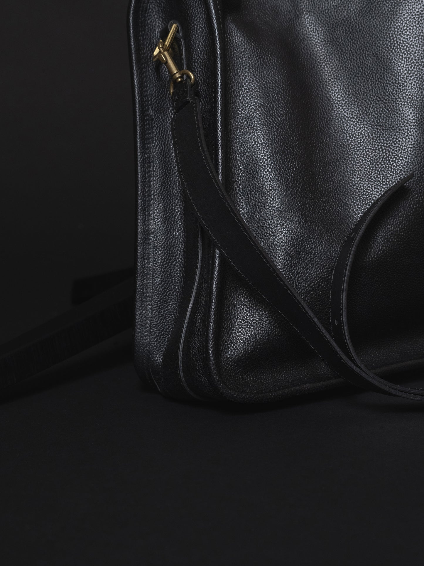 forme / exclusive /  MEGA BANKS