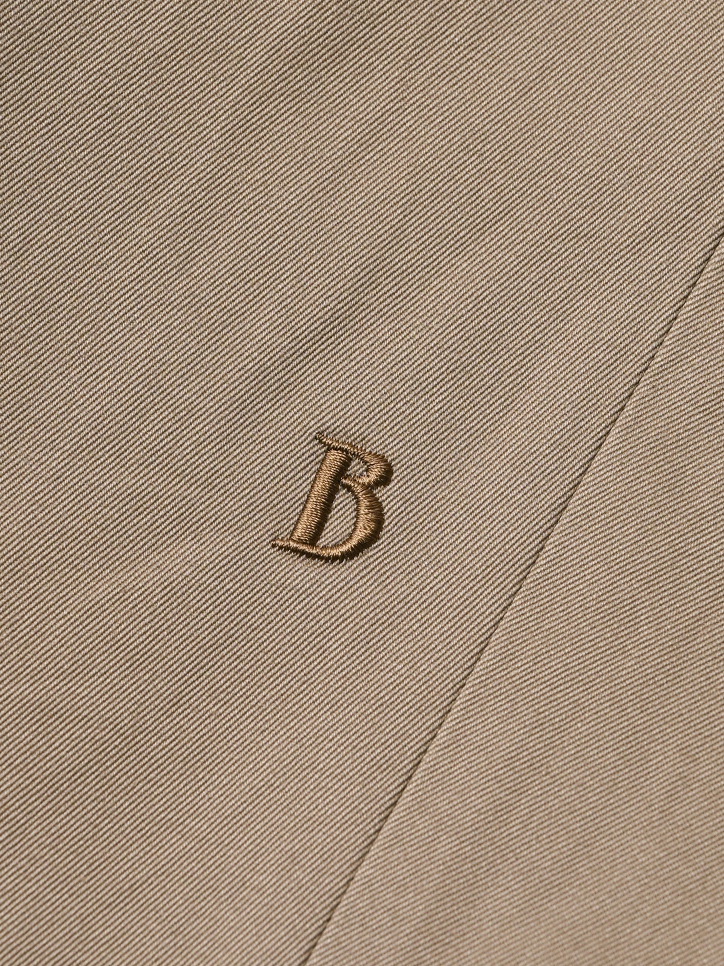 BISOWN / exclusive / B” TUCK PANTS (CHINO)