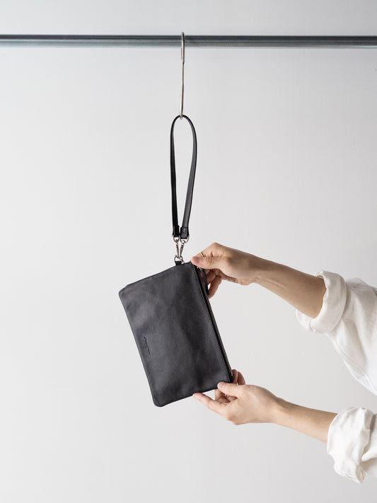 Morphée / STRAP LEATHER POUCH -BLACK