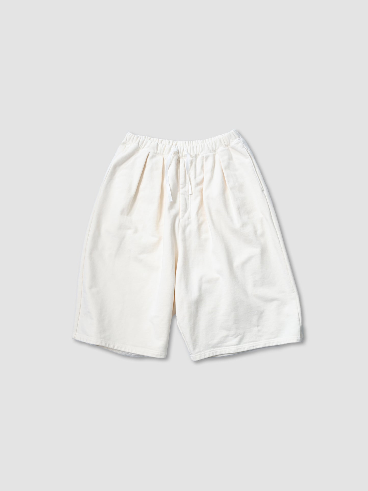 ANCELLM / 3/4 TUCK SWEAT SHORTS -WHITE