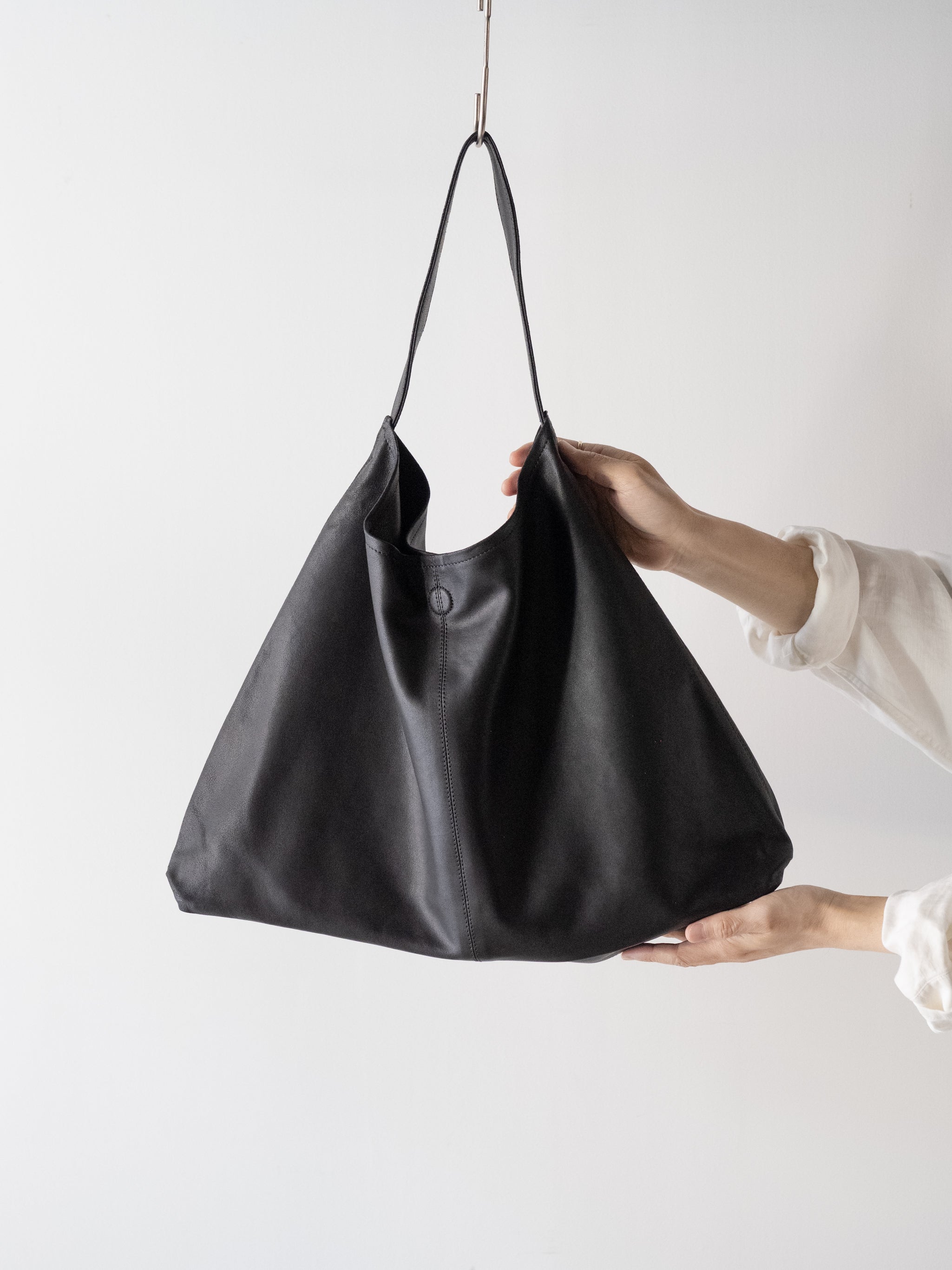 [美品] Morphee triangle shoulder bag Morphée / TRIANGLE SHOULDER Size L -BLACK – and father